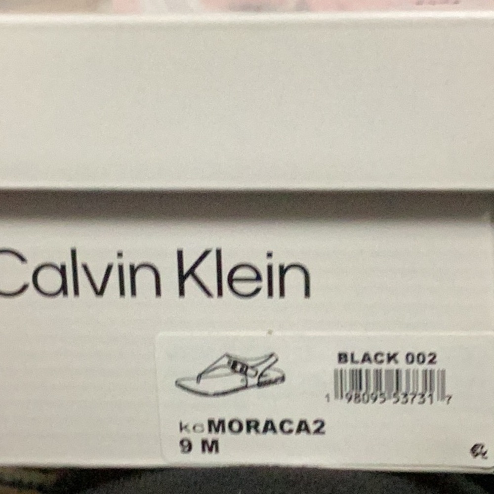 Calvin Klein
Moraca
Women's - Picture 7 of 8